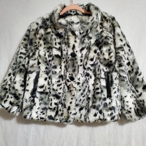 Faux fur leopard print coat.